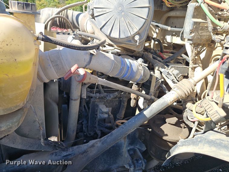 image for item EI8413 2006 Ford F750 Super Duty XLT wireline truck