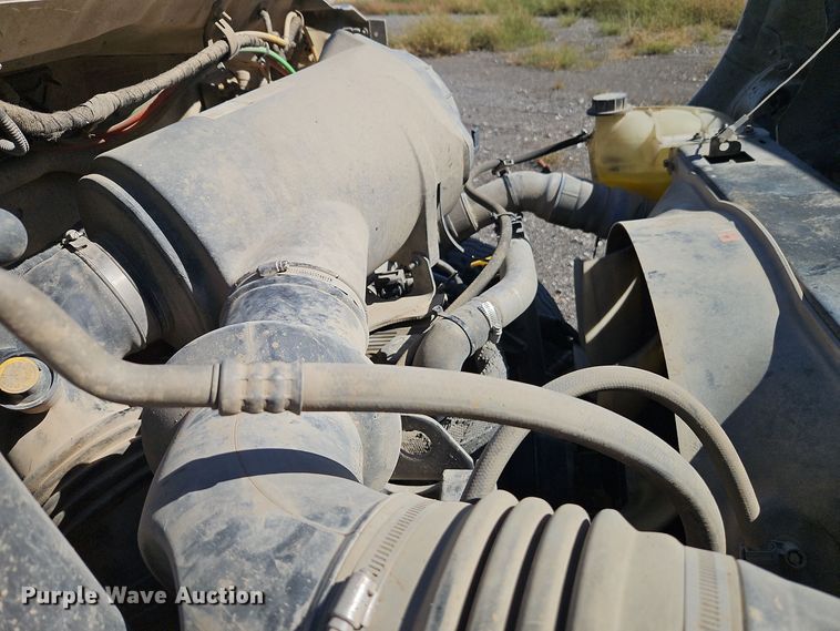 image for item EI8413 2006 Ford F750 Super Duty XLT wireline truck