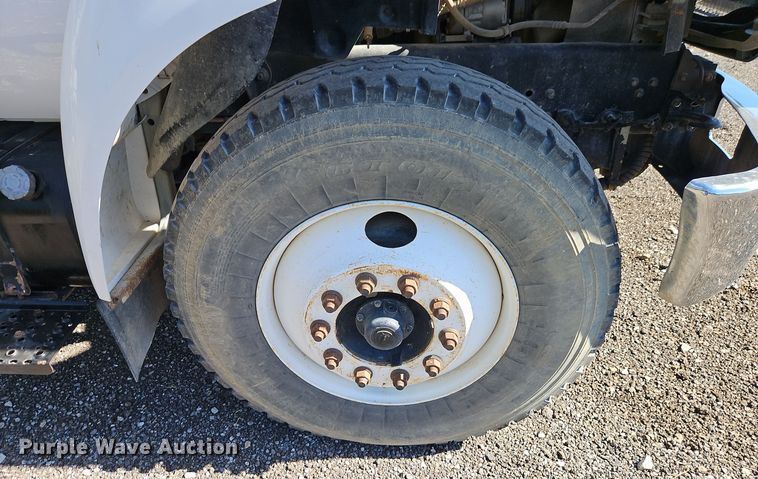 image for item EI8413 2006 Ford F750 Super Duty XLT wireline truck