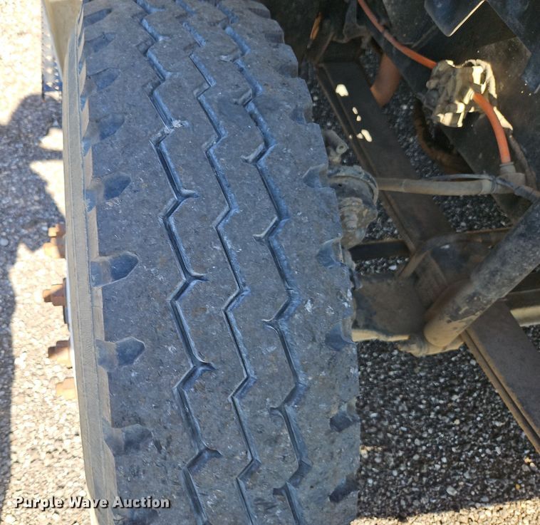 image for item EI8413 2006 Ford F750 Super Duty XLT wireline truck