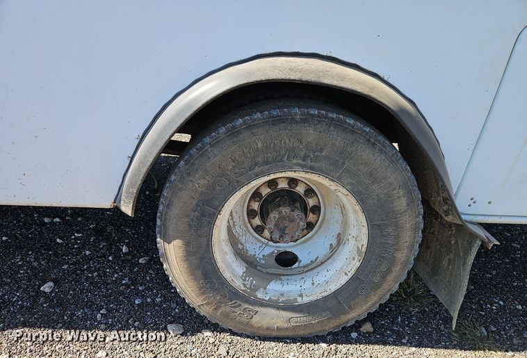 image for item EI8413 2006 Ford F750 Super Duty XLT wireline truck