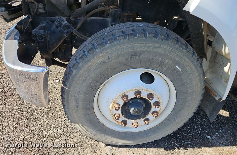 image for item EI8413 2006 Ford F750 Super Duty XLT wireline truck