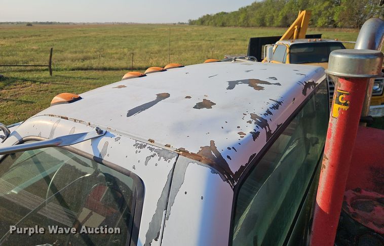 image for item EI8420 1994 GMC Top Kick C6500 crane truck