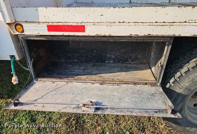 image for item EI8420 1994 GMC Top Kick C6500 crane truck