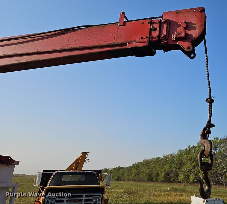 image for item EI8420 1994 GMC Top Kick C6500 crane truck