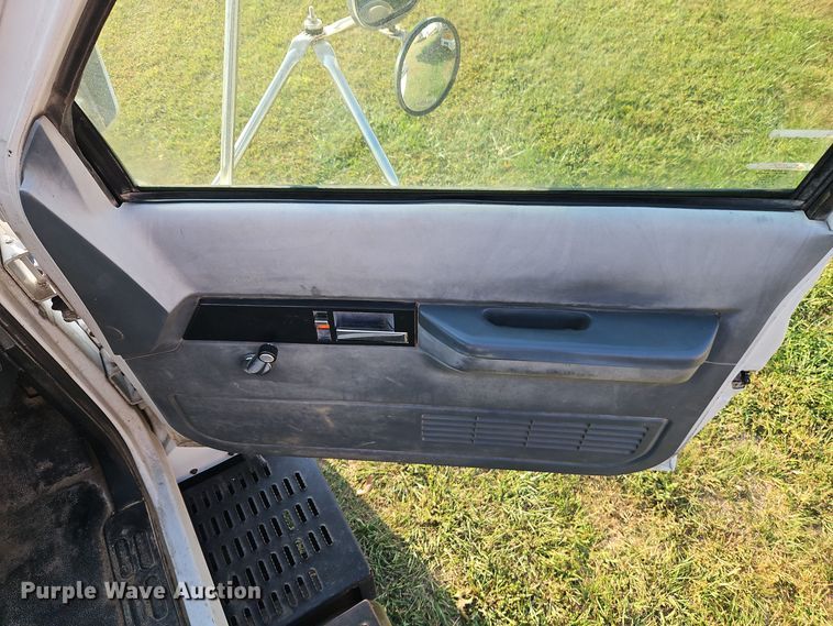 image for item EI8420 1994 GMC Top Kick C6500 crane truck