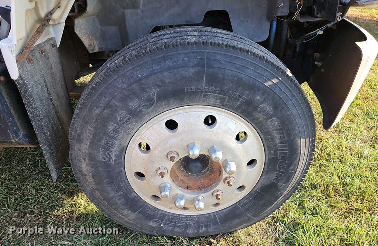 image for item EI8420 1994 GMC Top Kick C6500 crane truck