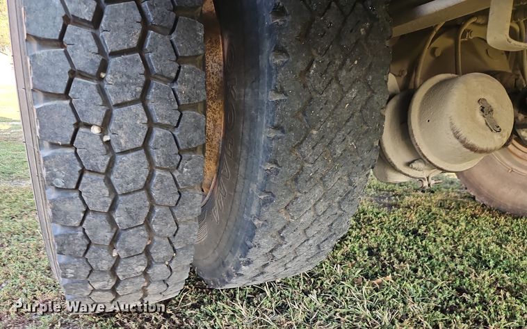 image for item EI8420 1994 GMC Top Kick C6500 crane truck