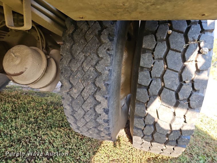 image for item EI8420 1994 GMC Top Kick C6500 crane truck