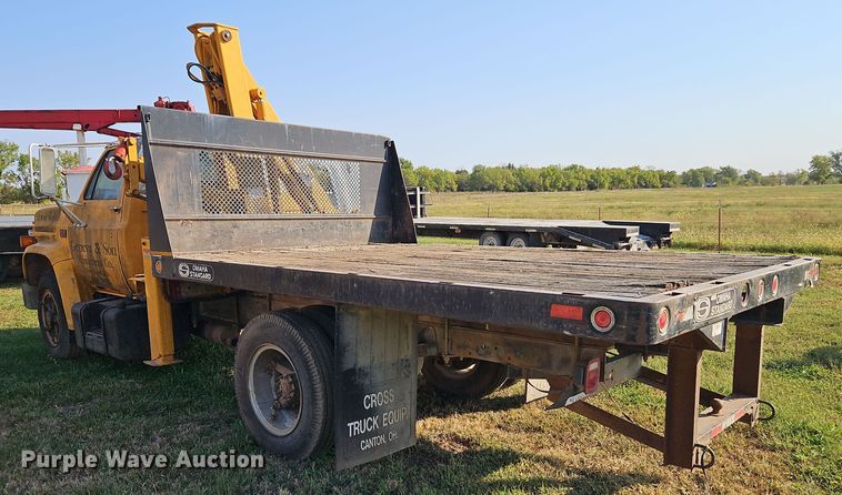 image for item EI8421 1985 GMC  C6000 flatbed truck