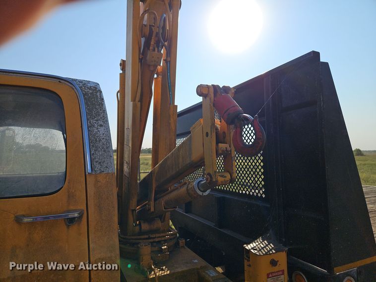 image for item EI8421 1985 GMC  C6000 flatbed truck