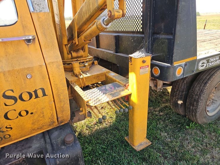 image for item EI8421 1985 GMC  C6000 flatbed truck