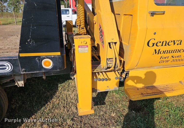 image for item EI8421 1985 GMC  C6000 flatbed truck