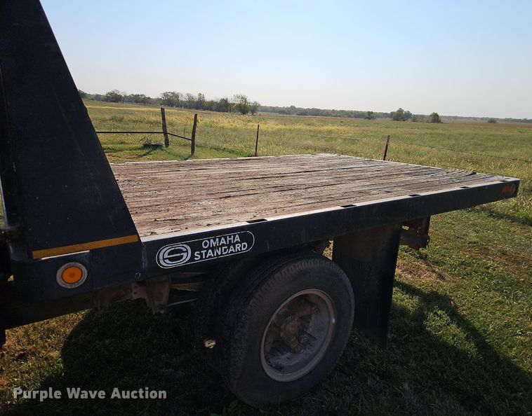 image for item EI8421 1985 GMC  C6000 flatbed truck