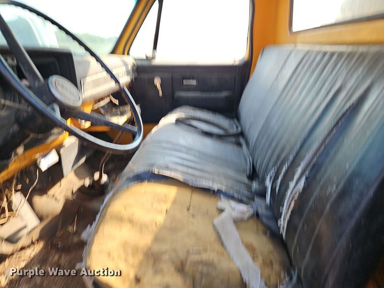 image for item EI8421 1985 GMC  C6000 flatbed truck