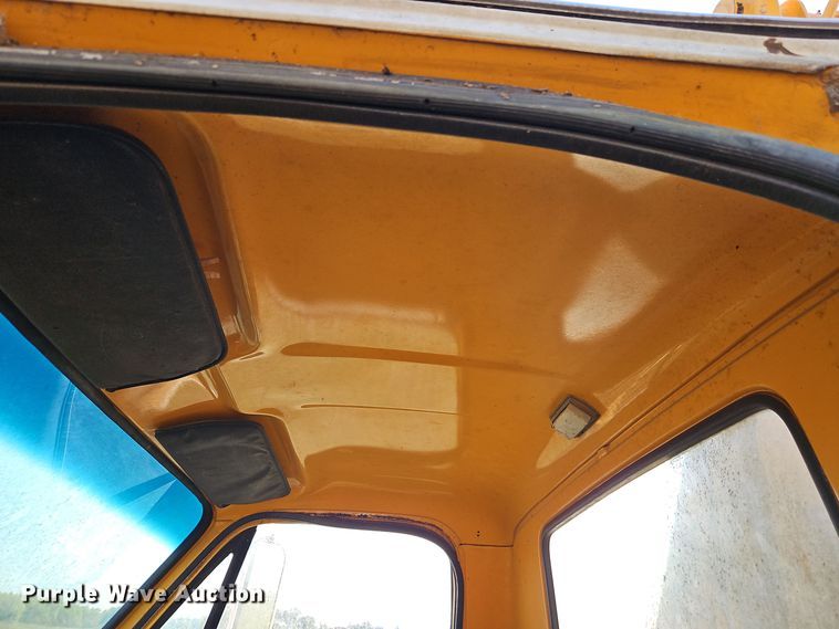 image for item EI8421 1985 GMC  C6000 flatbed truck