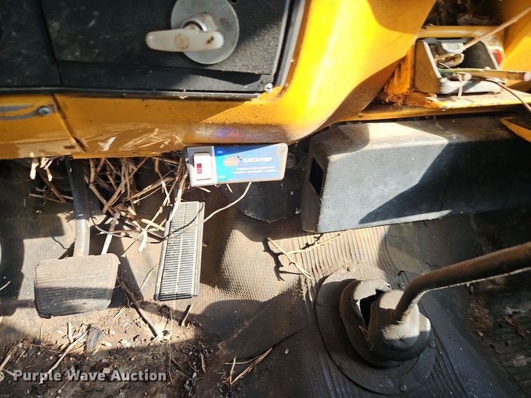 image for item EI8421 1985 GMC  C6000 flatbed truck