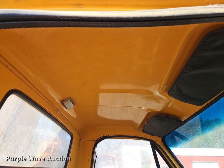 image for item EI8421 1985 GMC  C6000 flatbed truck