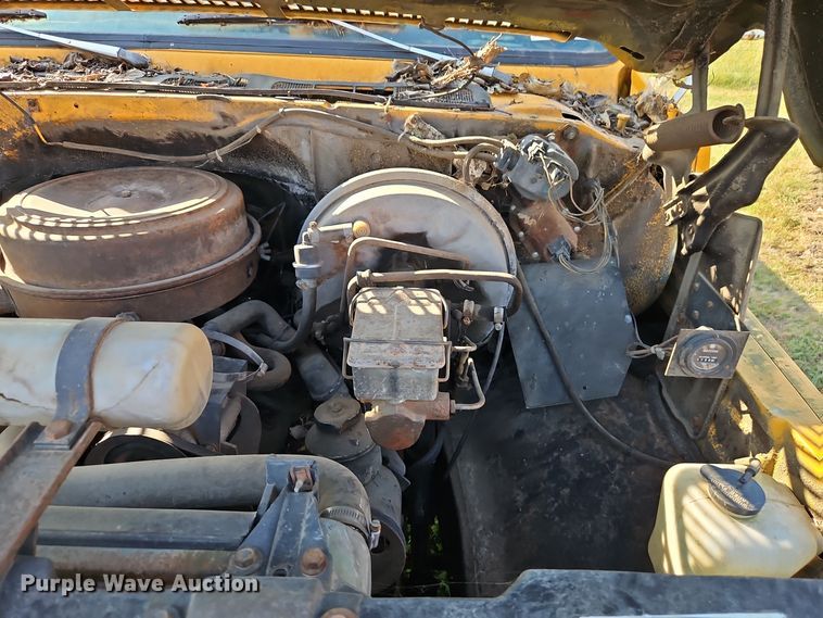 image for item EI8421 1985 GMC  C6000 flatbed truck