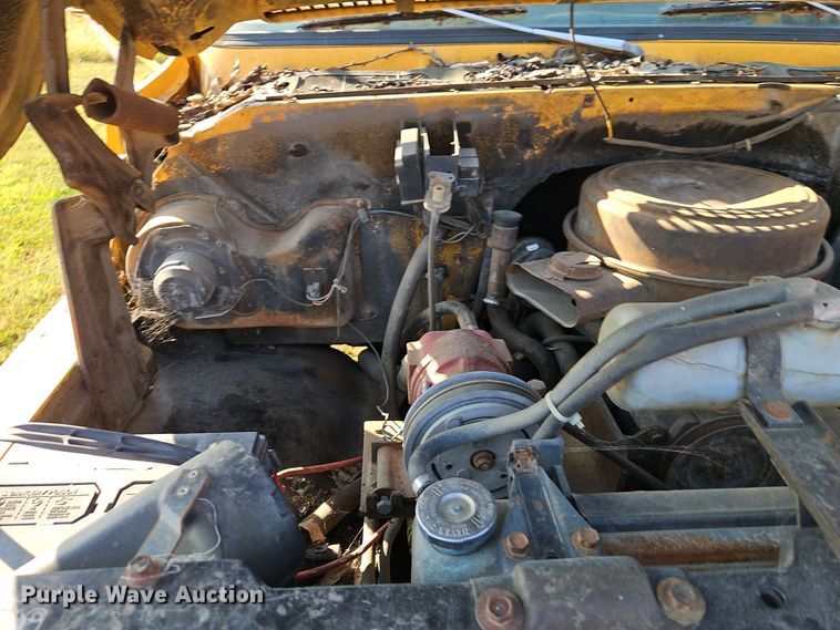 image for item EI8421 1985 GMC  C6000 flatbed truck