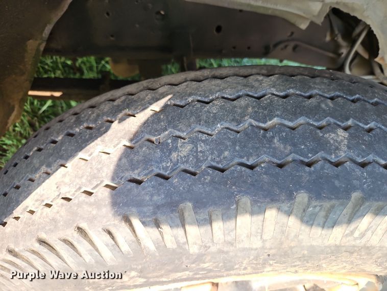 image for item EI8421 1985 GMC  C6000 flatbed truck