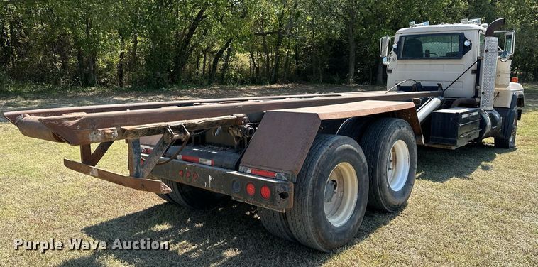 image for item EJ4881 1993 Mack RD690S rollback truck