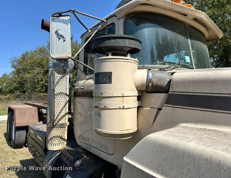 image for item EJ4881 1993 Mack RD690S rollback truck