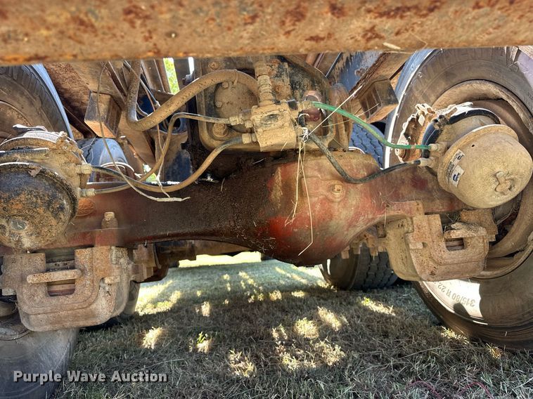 image for item EJ4881 1993 Mack RD690S rollback truck