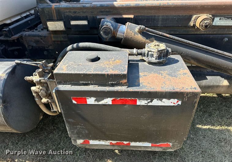 image for item EJ4881 1993 Mack RD690S rollback truck