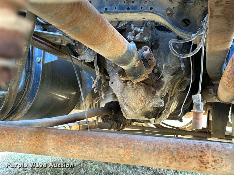 image for item EJ4881 1993 Mack RD690S rollback truck