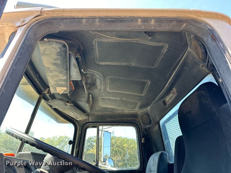 image for item EJ4881 1993 Mack RD690S rollback truck