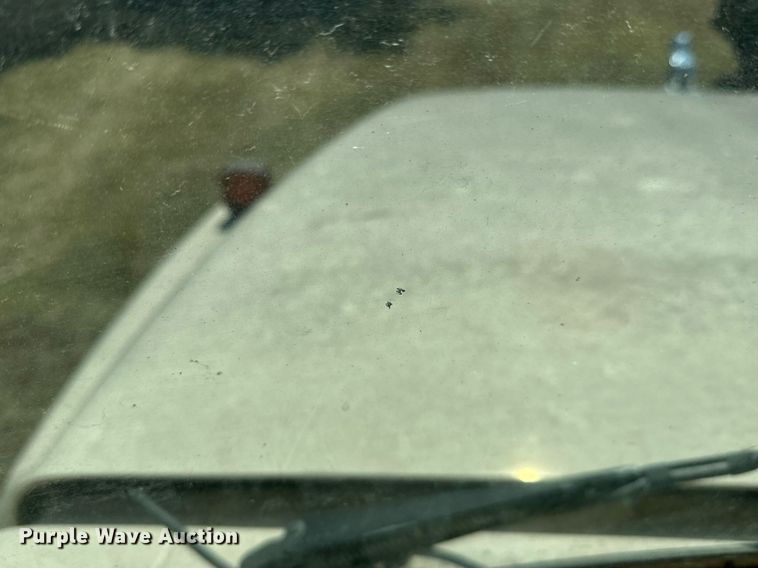 image for item EJ4881 1993 Mack RD690S rollback truck