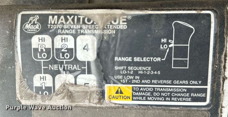 image for item EJ4881 1993 Mack RD690S rollback truck