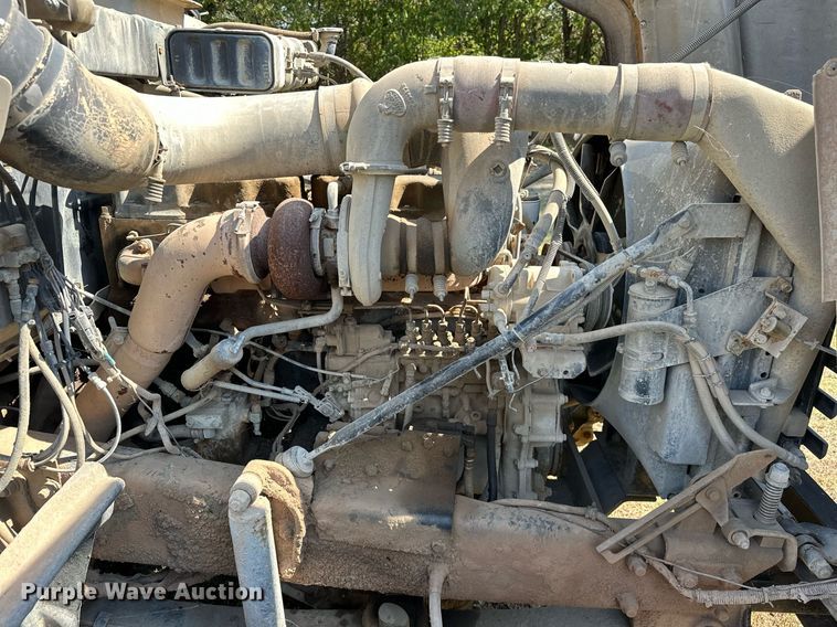 image for item EJ4881 1993 Mack RD690S rollback truck