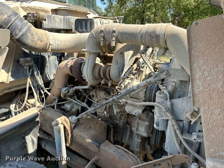 image for item EJ4881 1993 Mack RD690S rollback truck