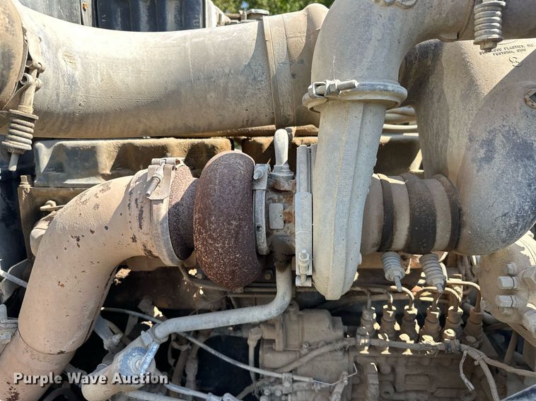 image for item EJ4881 1993 Mack RD690S rollback truck