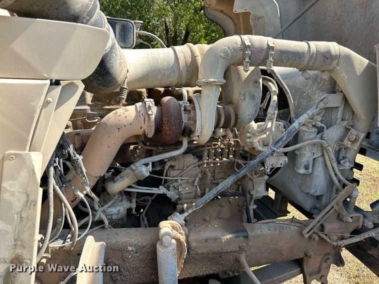 image for item EJ4881 1993 Mack RD690S rollback truck