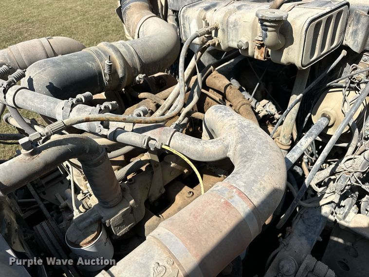 image for item EJ4881 1993 Mack RD690S rollback truck