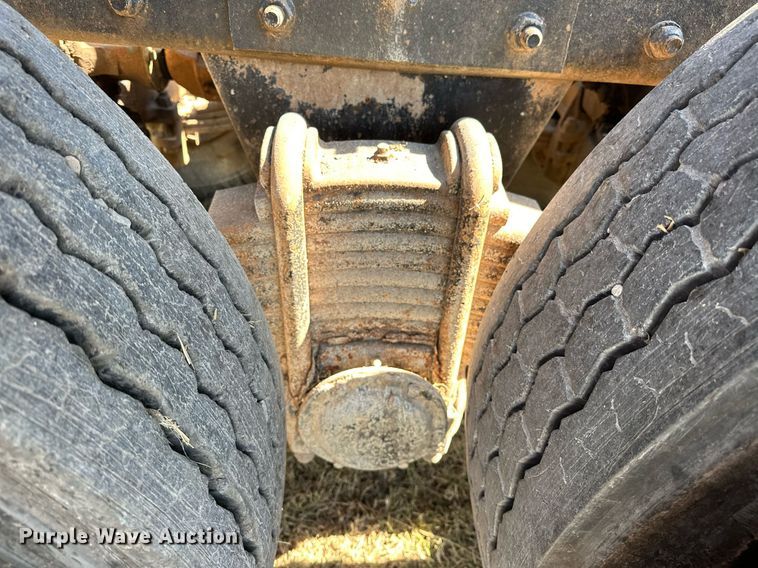 image for item EJ4881 1993 Mack RD690S rollback truck