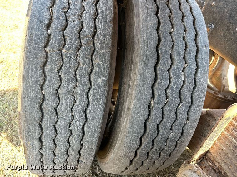 image for item EJ4881 1993 Mack RD690S rollback truck