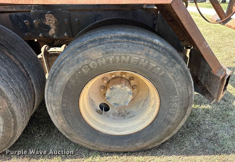 image for item EJ4881 1993 Mack RD690S rollback truck