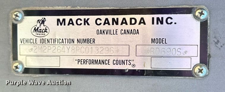 image for item EJ4881 1993 Mack RD690S rollback truck