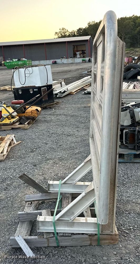 image for item EJ4919 Merritt headache rack 