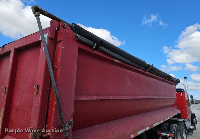 image for item EK0839 1989 Hilbilt end dump trailer