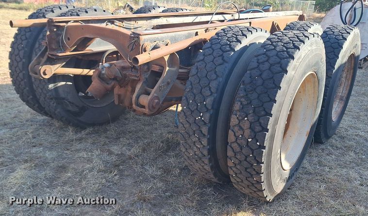 image for item EQ2325 Rear axle assembly