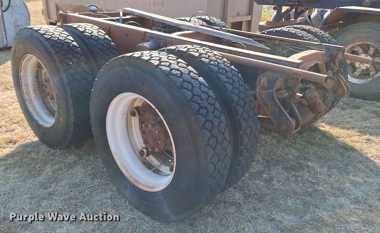 image for item EQ2325 Rear axle assembly