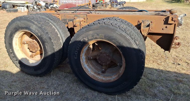 image for item EQ2325 Rear axle assembly