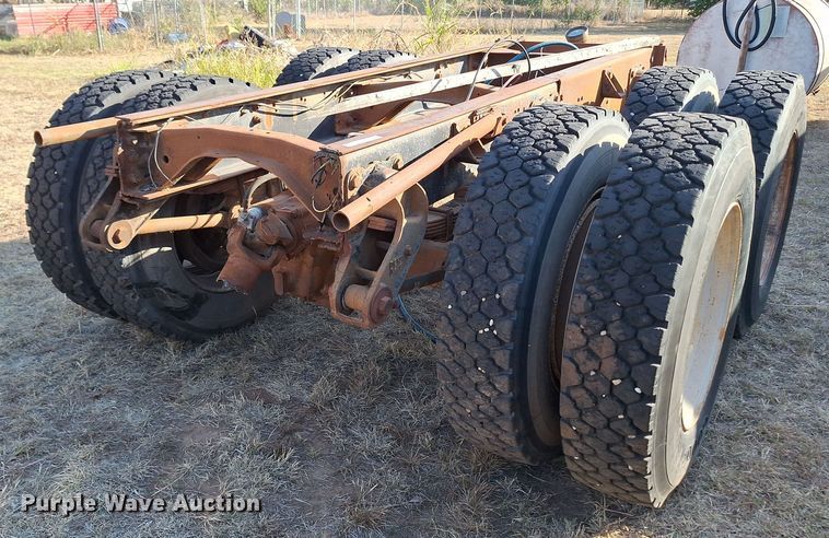 image for item EQ2325 Rear axle assembly