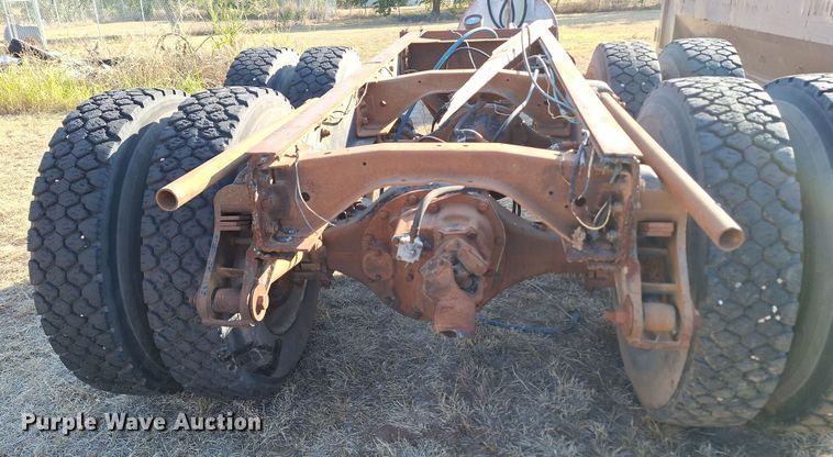 image for item EQ2325 Rear axle assembly