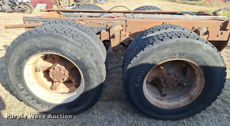 image for item EQ2325 Rear axle assembly